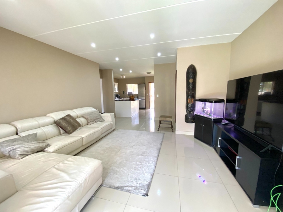 3 Bedroom Property for Sale in Halfway Gardens Gauteng