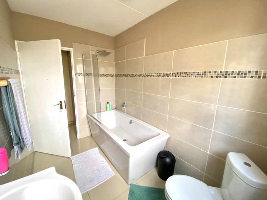 3 Bedroom Property for Sale in Halfway Gardens Gauteng