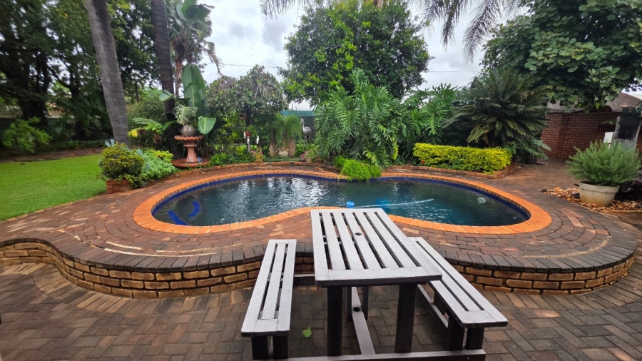 4 Bedroom Property for Sale in Doornpoort Gauteng