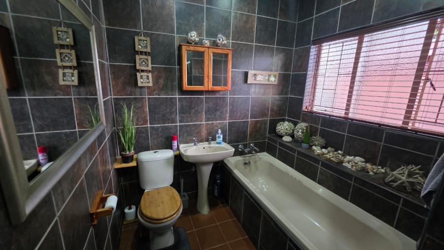 4 Bedroom Property for Sale in Doornpoort Gauteng