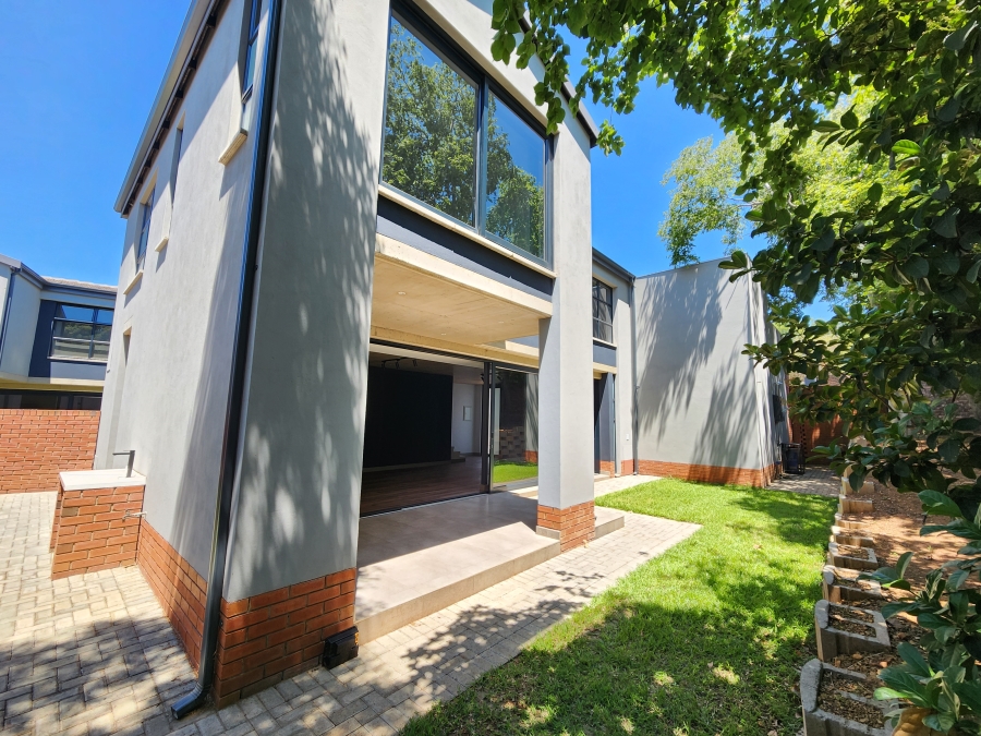To Let 3 Bedroom Property for Rent in Lynnwood Gauteng
