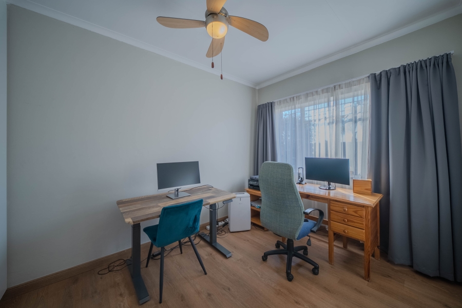 To Let 3 Bedroom Property for Rent in Garsfontein Gauteng