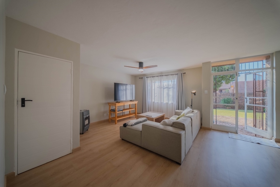 To Let 3 Bedroom Property for Rent in Garsfontein Gauteng