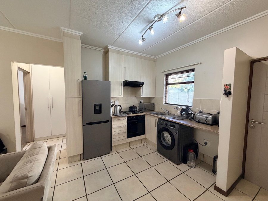 To Let 1 Bedroom Property for Rent in Lonehill Gauteng