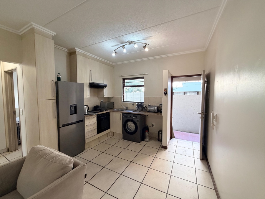 To Let 1 Bedroom Property for Rent in Lonehill Gauteng