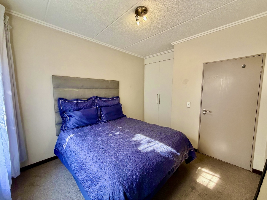 To Let 1 Bedroom Property for Rent in Lonehill Gauteng