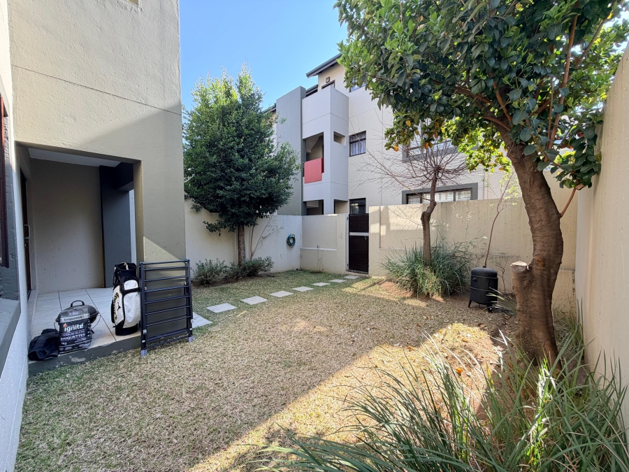 To Let 1 Bedroom Property for Rent in Lonehill Gauteng