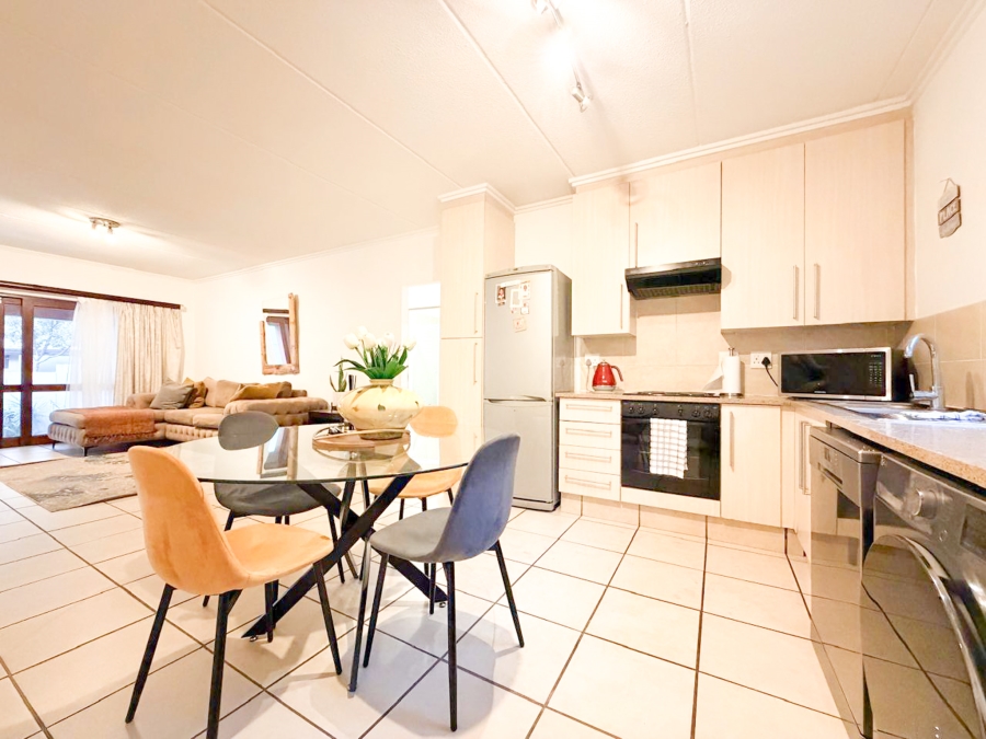 2 Bedroom Property for Sale in Lonehill Gauteng