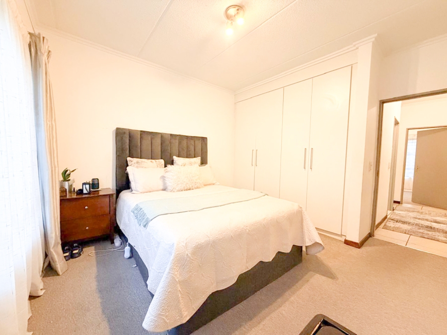 2 Bedroom Property for Sale in Lonehill Gauteng