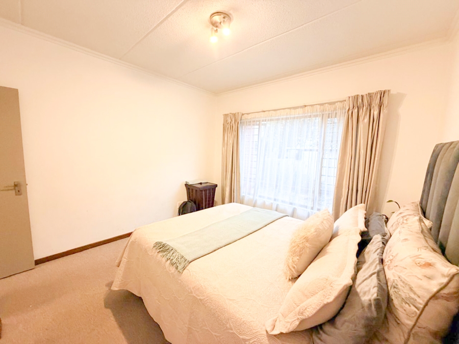 2 Bedroom Property for Sale in Lonehill Gauteng