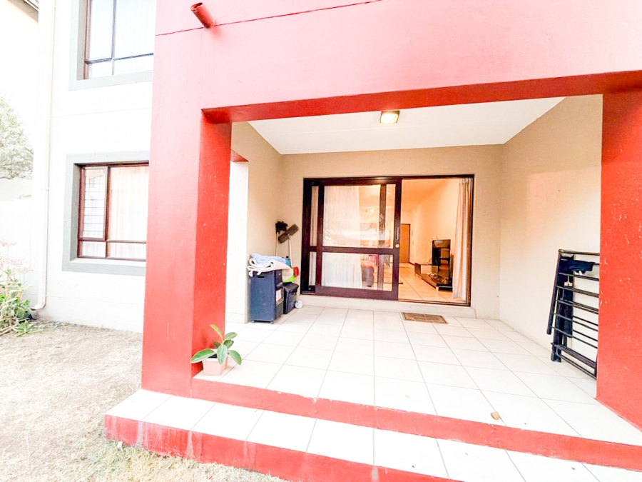 2 Bedroom Property for Sale in Lonehill Gauteng
