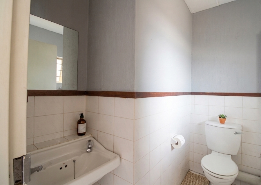 1 Bedroom Property for Sale in Bryanston Gauteng