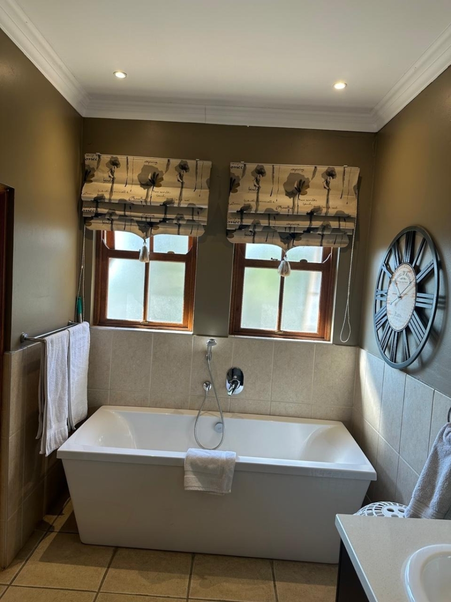 To Let 1 Bedroom Property for Rent in Woodmead Gauteng