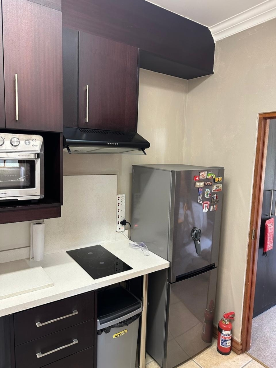 To Let 1 Bedroom Property for Rent in Woodmead Gauteng
