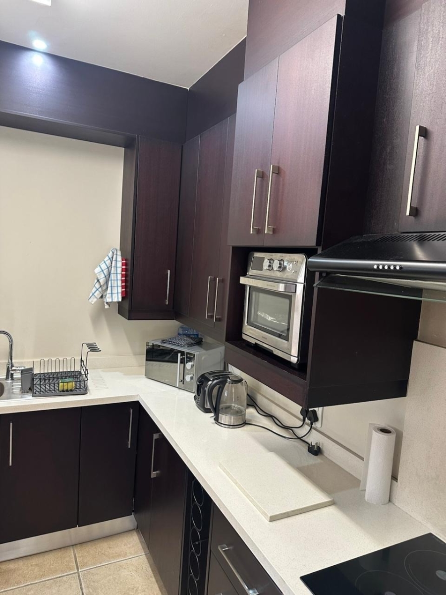 To Let 1 Bedroom Property for Rent in Woodmead Gauteng