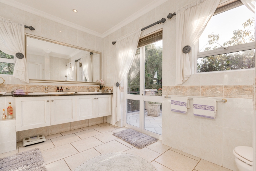 5 Bedroom Property for Sale in Dainfern Golf Estate Gauteng