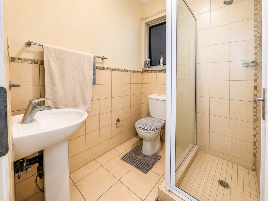To Let 2 Bedroom Property for Rent in Noordwyk Gauteng