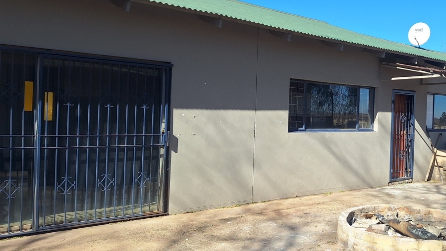 4 Bedroom Property for Sale in Louisrus Gauteng