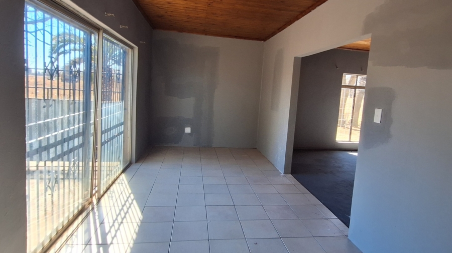 4 Bedroom Property for Sale in Louisrus Gauteng