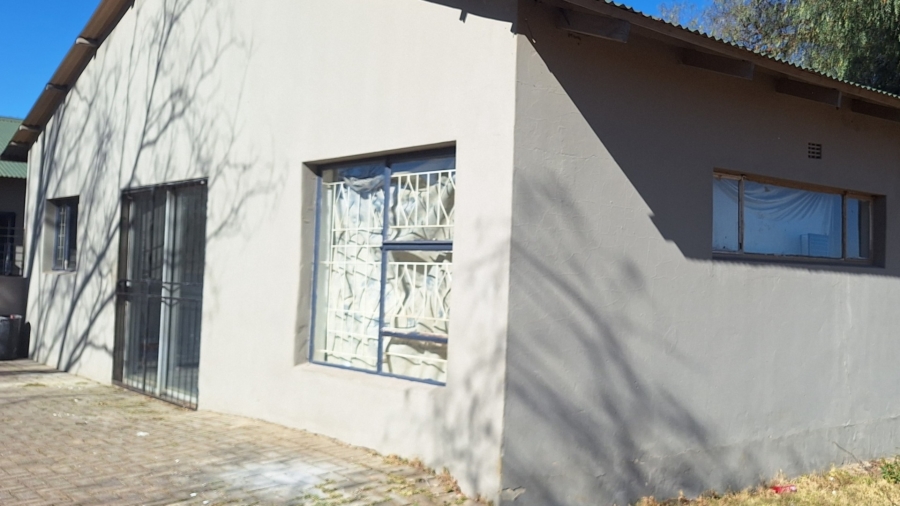 4 Bedroom Property for Sale in Louisrus Gauteng