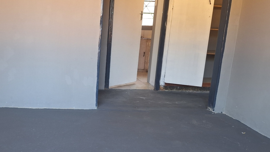 4 Bedroom Property for Sale in Louisrus Gauteng
