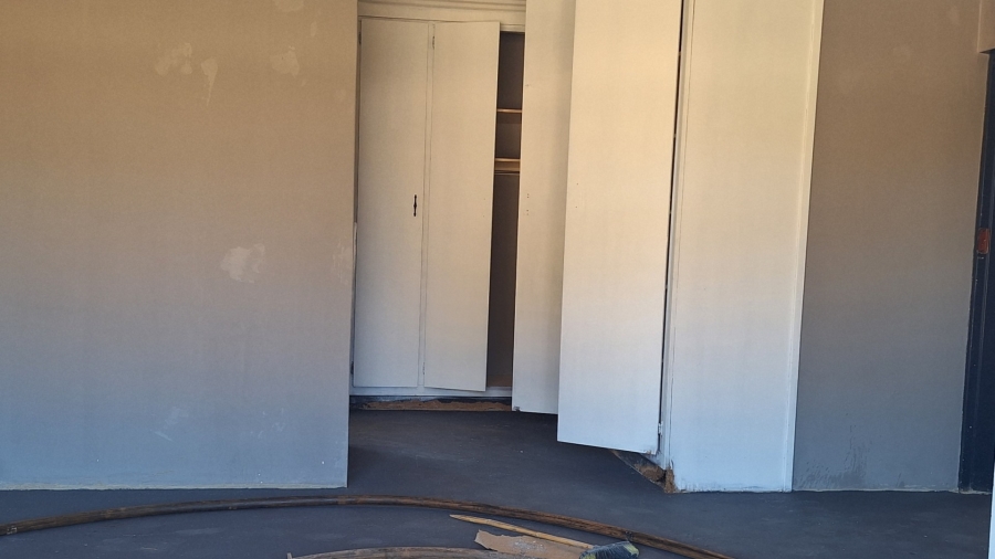 4 Bedroom Property for Sale in Louisrus Gauteng