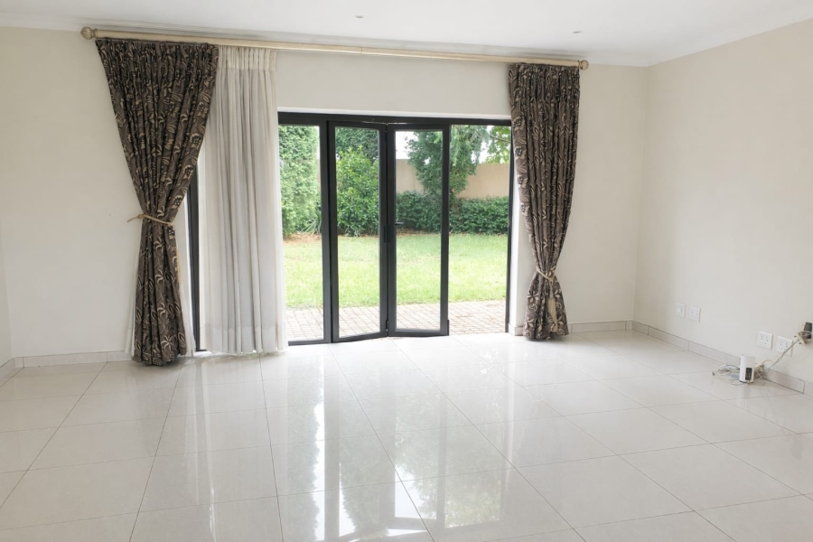 4 Bedroom Property for Sale in Kosmosdal Gauteng