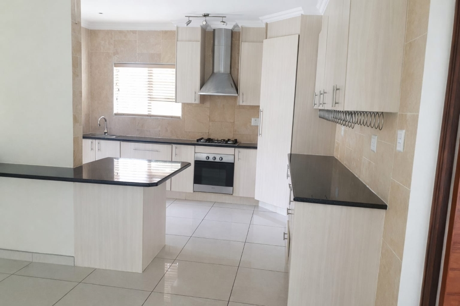 4 Bedroom Property for Sale in Kosmosdal Gauteng