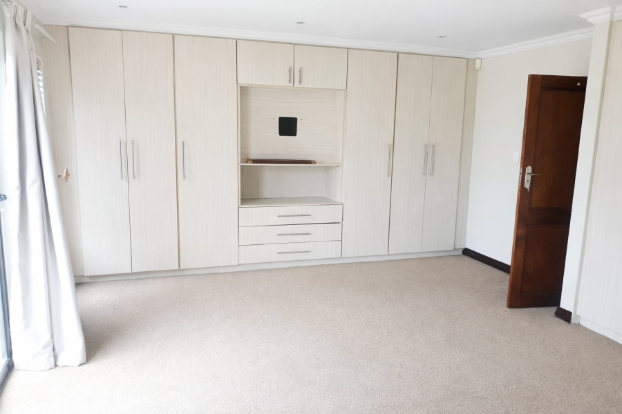 4 Bedroom Property for Sale in Kosmosdal Gauteng