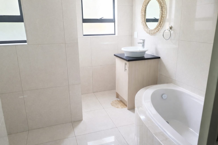 4 Bedroom Property for Sale in Kosmosdal Gauteng