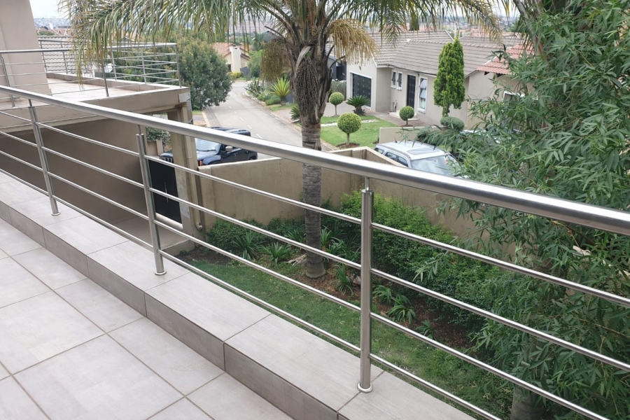4 Bedroom Property for Sale in Kosmosdal Gauteng
