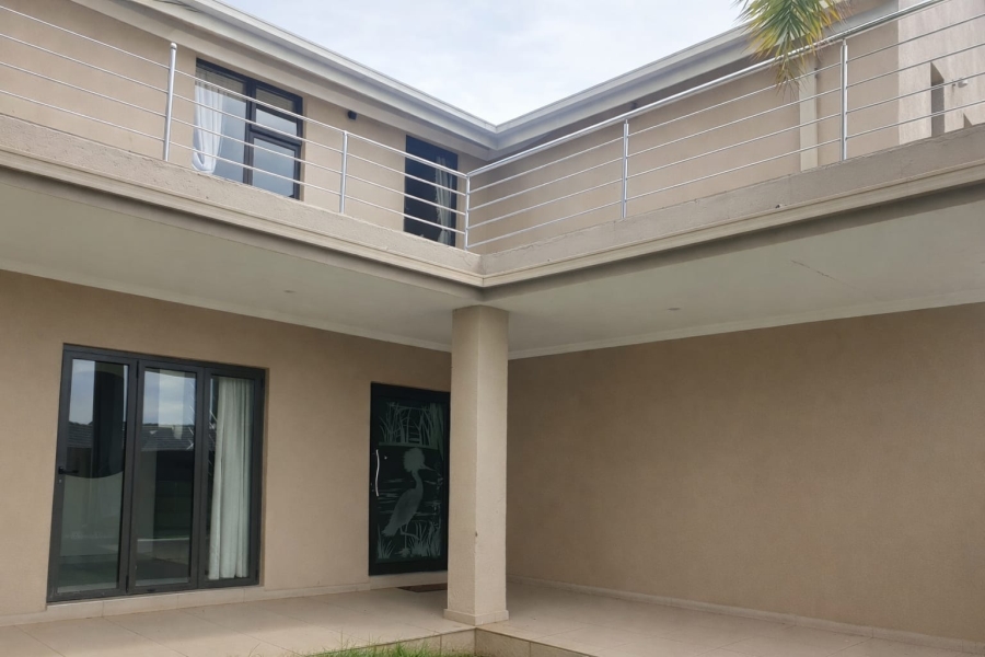 4 Bedroom Property for Sale in Kosmosdal Gauteng