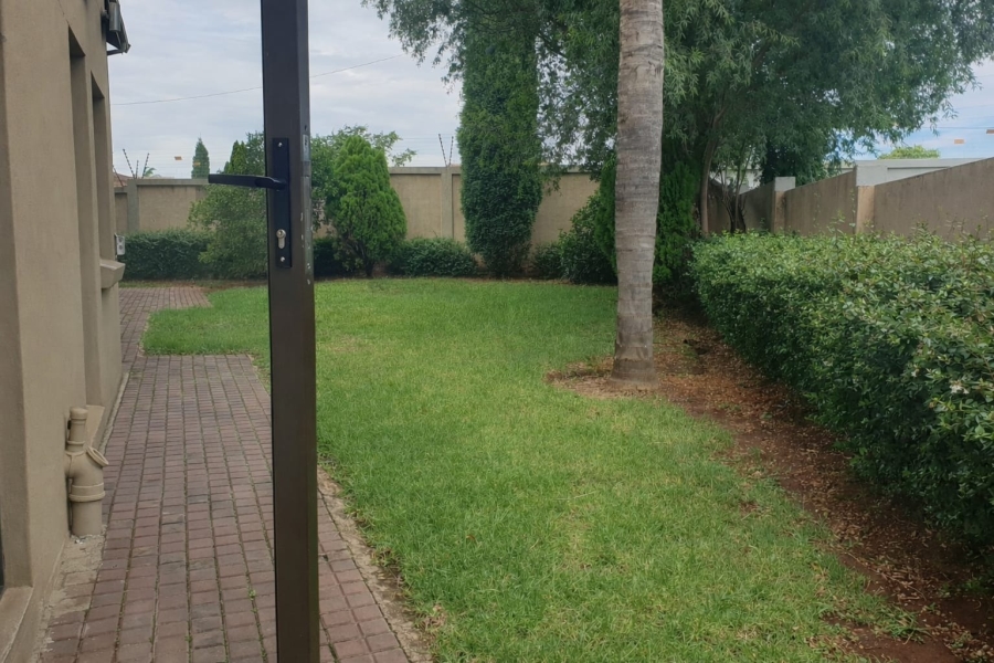 4 Bedroom Property for Sale in Kosmosdal Gauteng