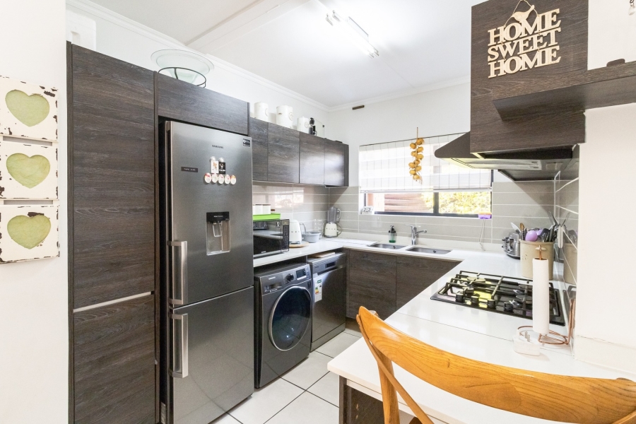 To Let 3 Bedroom Property for Rent in Olivedale Gauteng