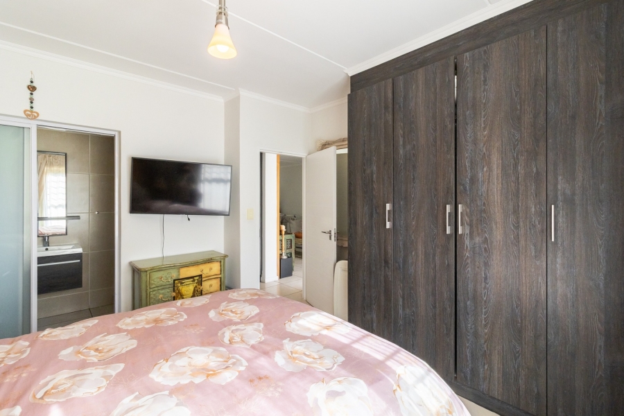 To Let 3 Bedroom Property for Rent in Olivedale Gauteng