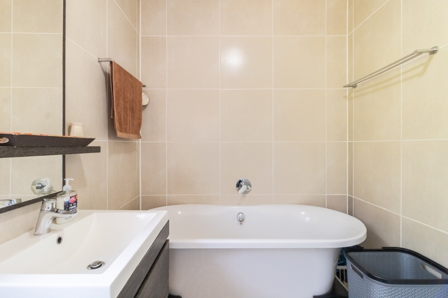 To Let 3 Bedroom Property for Rent in Olivedale Gauteng