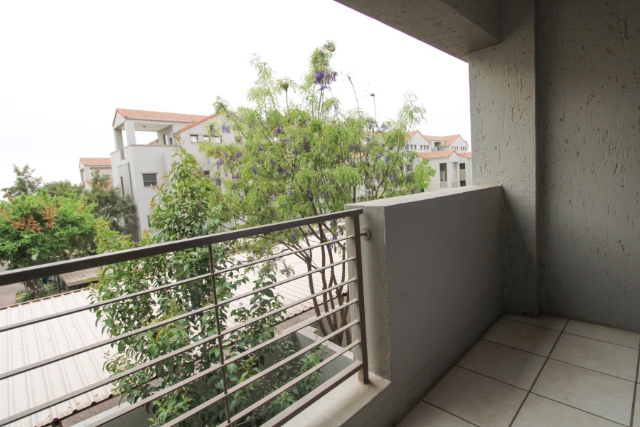To Let 2 Bedroom Property for Rent in Bryanston Gauteng