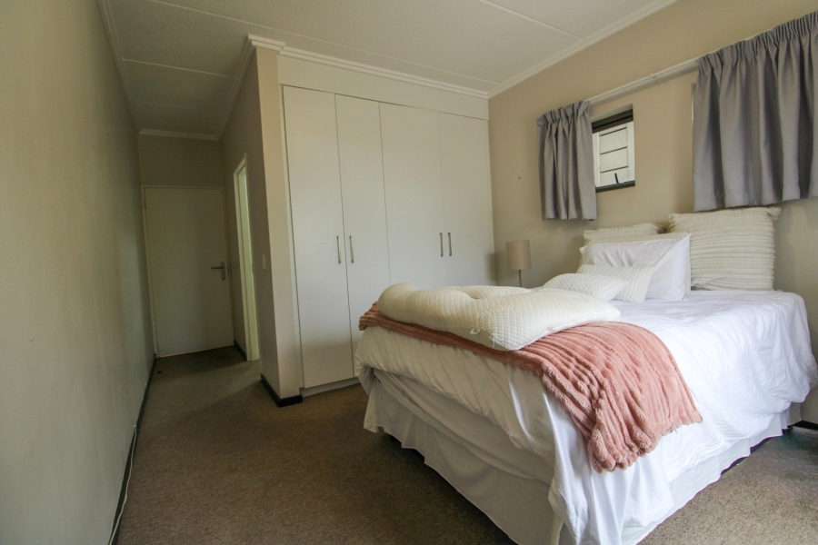 To Let 2 Bedroom Property for Rent in Bryanston Gauteng