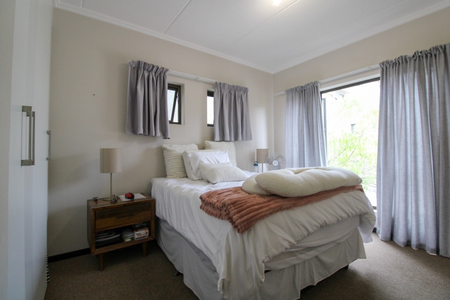 To Let 2 Bedroom Property for Rent in Bryanston Gauteng
