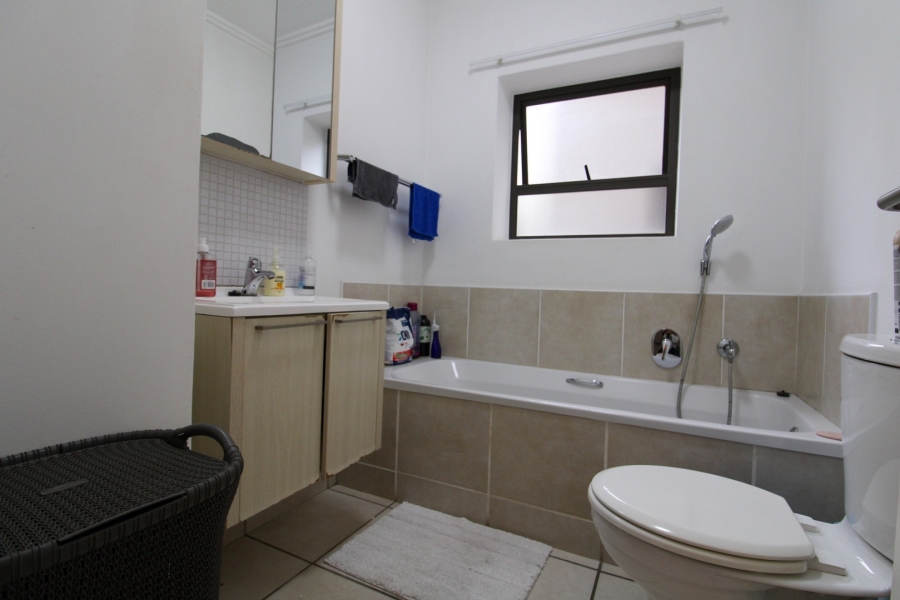To Let 2 Bedroom Property for Rent in Bryanston Gauteng
