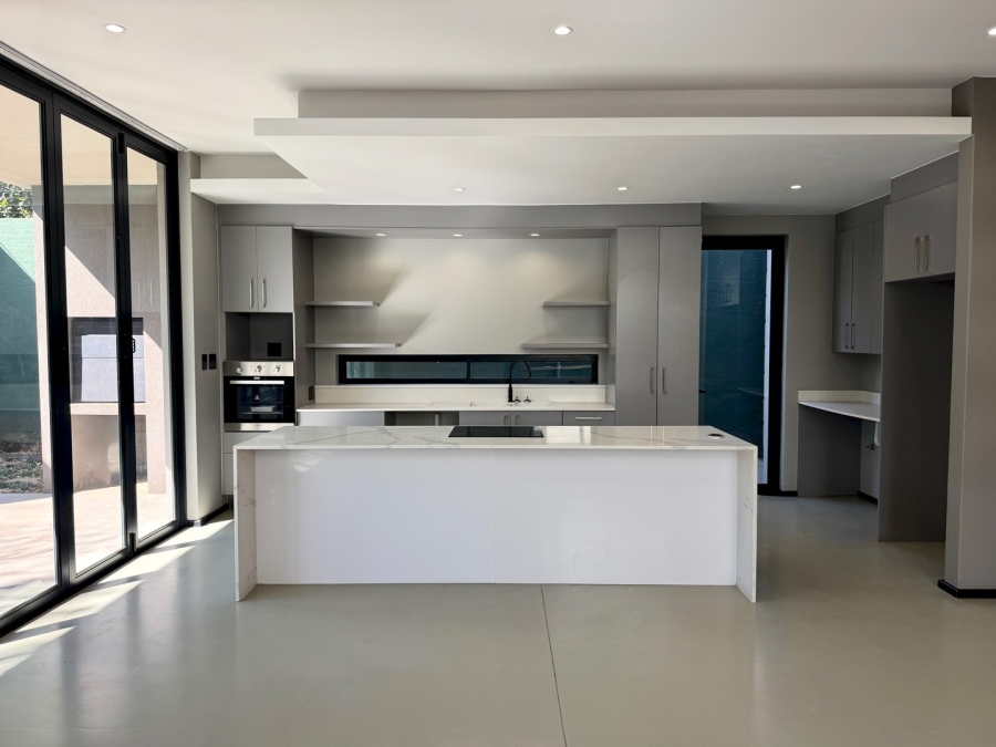 To Let 3 Bedroom Property for Rent in Morningside Manor Gauteng