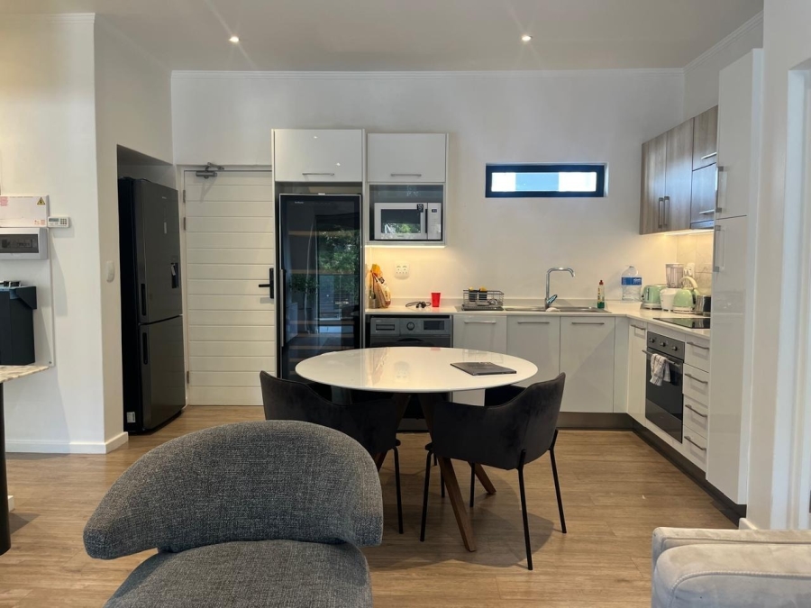 To Let 2 Bedroom Property for Rent in Rosebank Gauteng