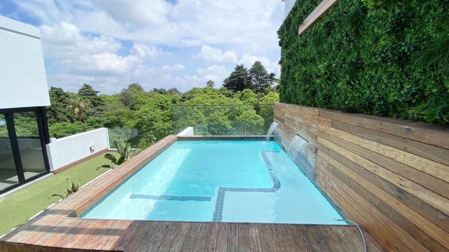 To Let 2 Bedroom Property for Rent in Rosebank Gauteng