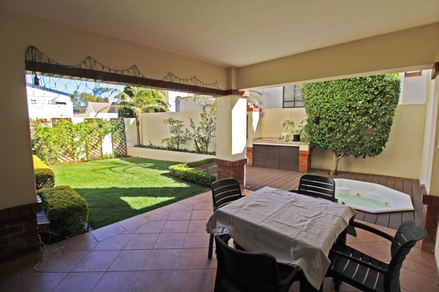 3 Bedroom Property for Sale in Bryanston Gauteng