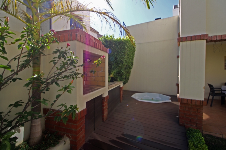 3 Bedroom Property for Sale in Bryanston Gauteng