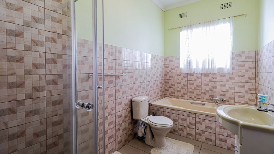3 Bedroom Property for Sale in Kew Gauteng