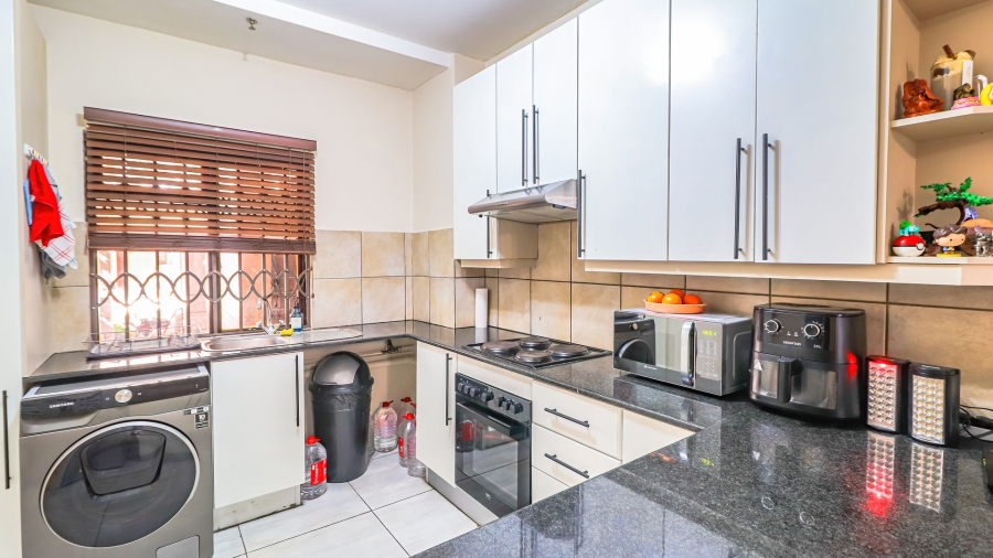 2 Bedroom Property for Sale in Morningside Gauteng