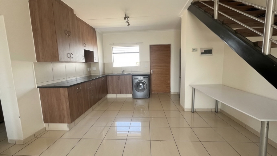 To Let 3 Bedroom Property for Rent in Barbeque Downs Gauteng