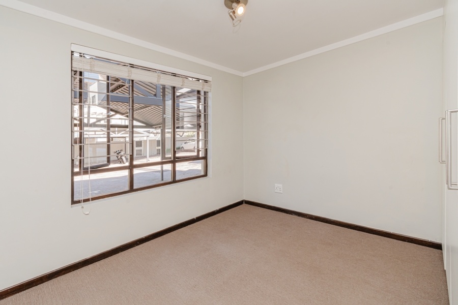 To Let 2 Bedroom Property for Rent in Lonehill Gauteng