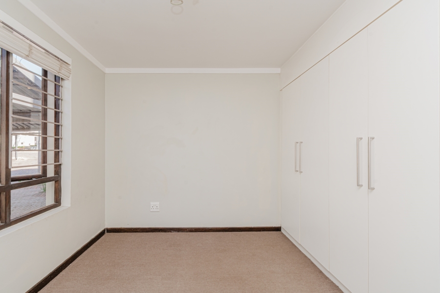 To Let 2 Bedroom Property for Rent in Lonehill Gauteng